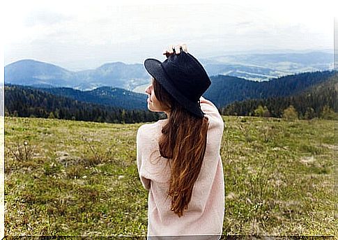 Woman with hat