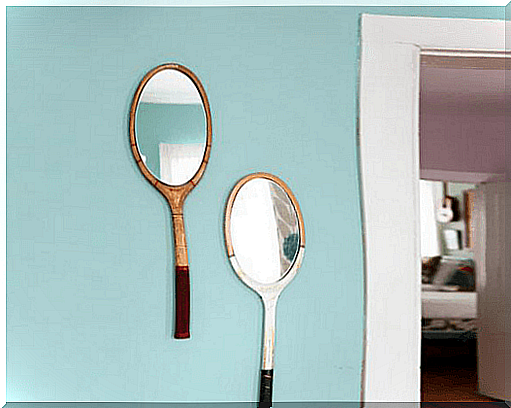 Racket shaped mirrors