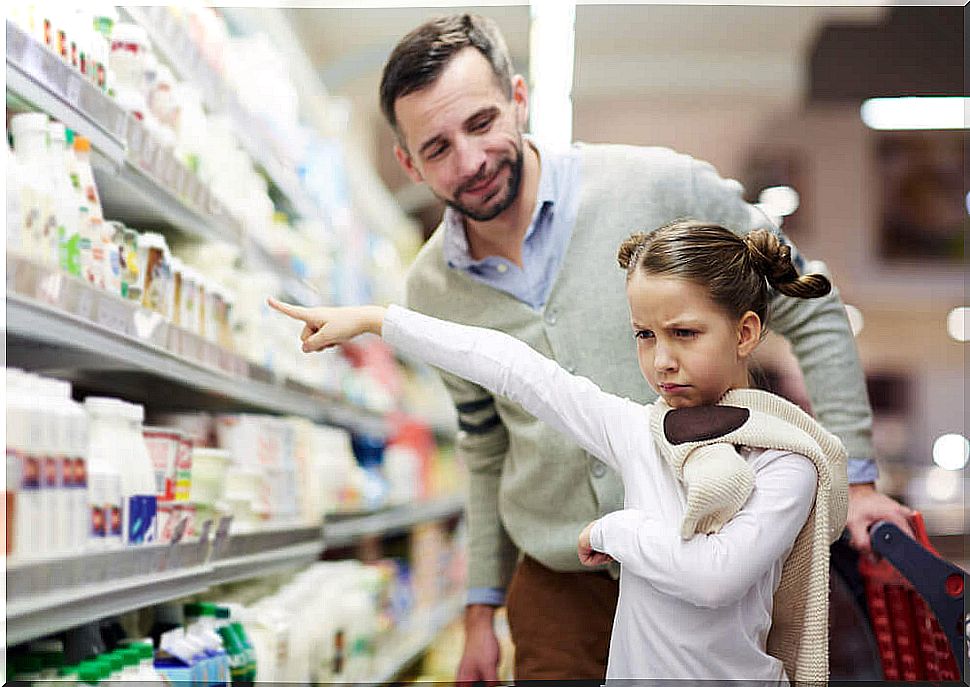 Father and daughter shopping