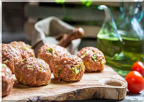 Learn-this-fun-meatball-with-cheese-recipe.