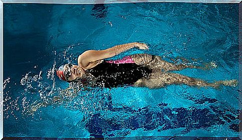 swimming helps improve health