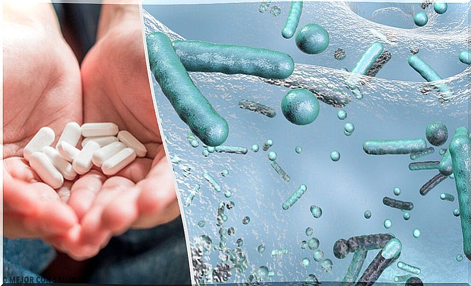 Pills in a hand and recreation of microorganisms: urinary sepsis.